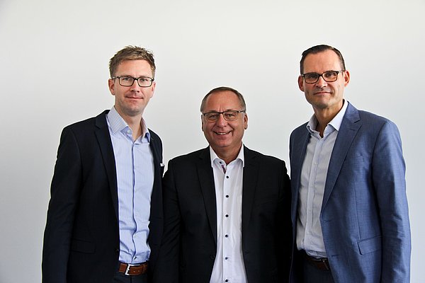 Dr. Bernhard Kirchmair, CDO, VINCI Energies Deutschland; Günther Bauer, CEO, IoT40 Systems; Jens Beier, BA Manager IoT & Analytics, Axians (Quelle. Axians)
