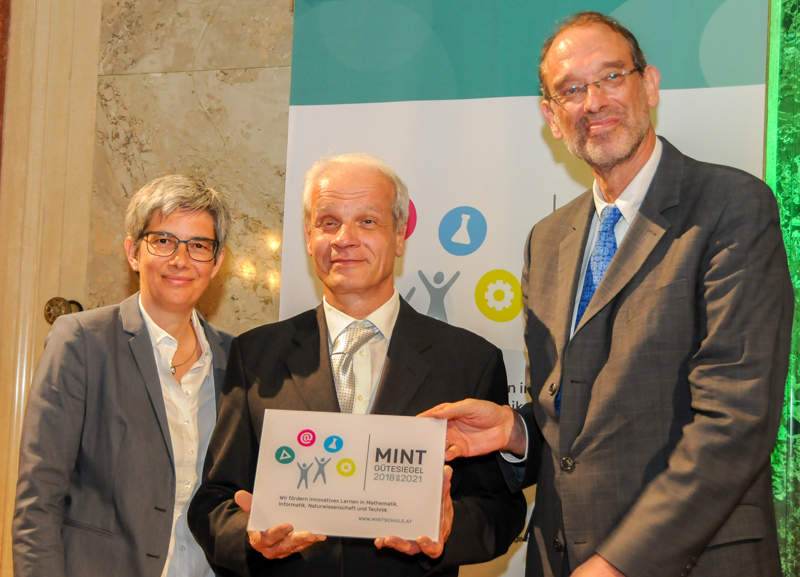 BG/BRG Mössingerstrasse erhält MINT Gütesiegel